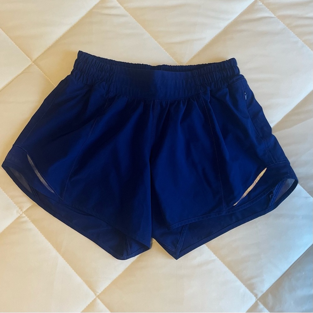 Lululemon hot hot low rise 4" shorts